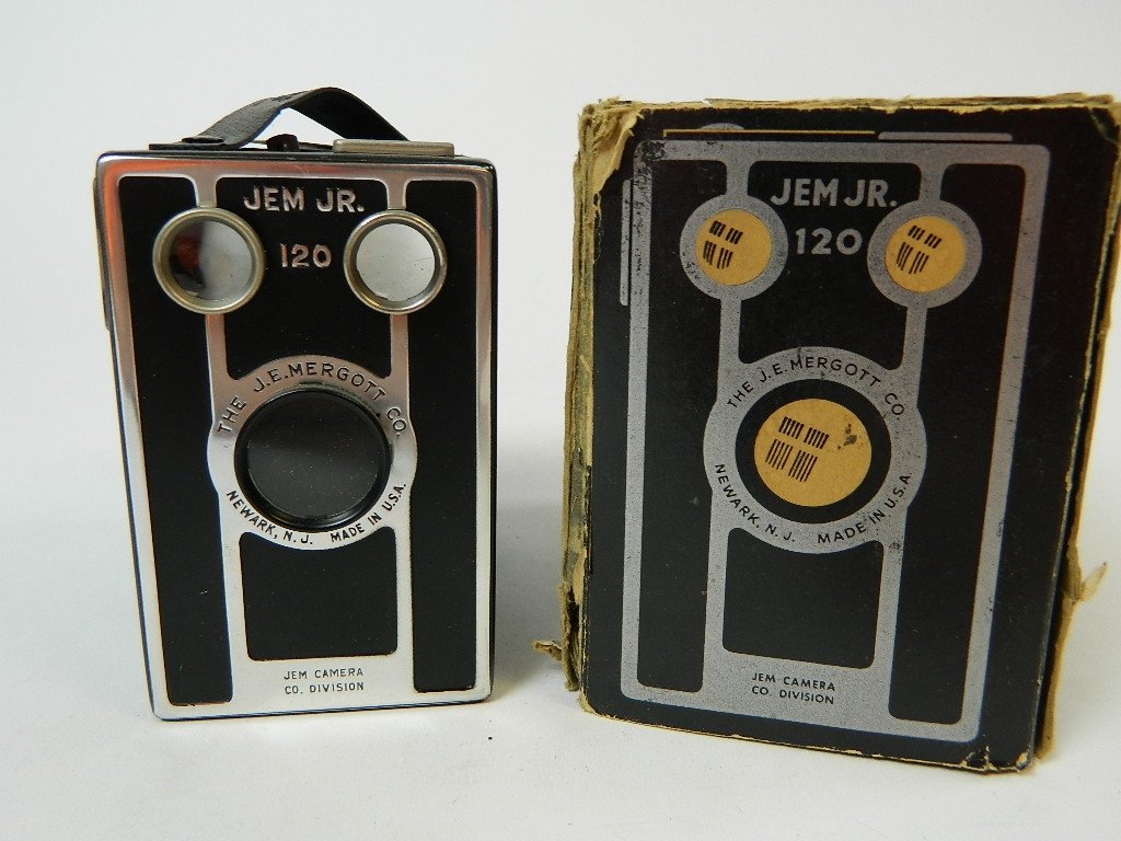 Vintage J.E. Mergott Co. (Jem) Jr. 120 Camera: Up for auction is a Jem Jr. 120 Camera. The camera was made by Jem (J.E. Mergott Co.) in Newark,NJ. It comes in its original box and is in mint cosmetic condition. From the 1940's