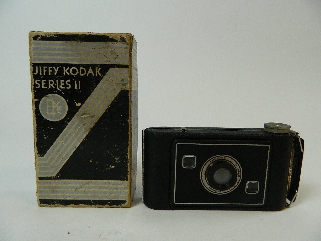 Vintage Jiffy Kodak Six 20 Series Ii (2) Camera