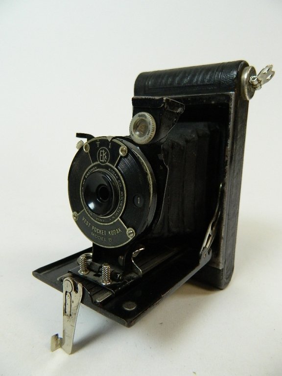 Vintage Kodak Vest Pocket Autographic Camera: Eastman Kodak Co. Kodak Vest Pocket Autographic Model B Camera. Produced from 1912-1914.