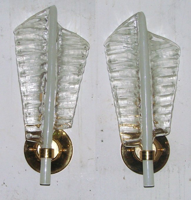 Lamps Barovier & Toso, Murano, 1980 ca.: Wall lamps. Blown glass and brass structure. Labeled with manufacturer's mark. By Barovier&Toso, Murano. Coppia di lampade da parete in vetro soffiato struttura in ottone,etichetta della manifattura.
