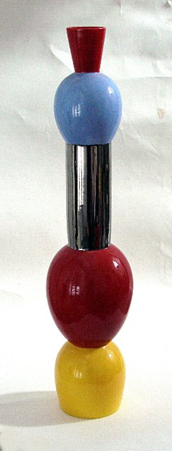 Totem Alessandro Mendini, Prod. Superego, 2008: Ceramic totem limited edition 4/50. Number and sign with manufacturer's mark. By Alessandro Mendini, Superego. Totem in ceramica a tiratura limitata 4/50. Numerazione e firma sulla base. Dimensions: C