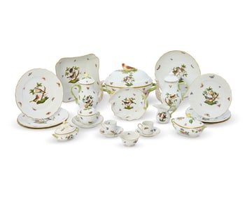 Herend Porcelain Partial Table Service, Rothschild Bird Pattern