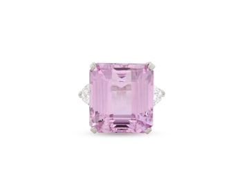SHREVE, CRUMP & LOW CO. 18K Gold, Kunzite, and Diamond Ring