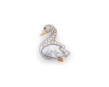 E. WOLFE & CO. 18K Gold, Pearl, and Diamond Brooch