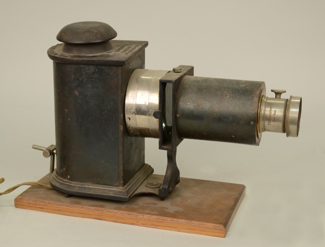 LANTERN SLIDE PROJECTOR, The Incan-Art-O-Scope Co., Bos: LANTERN SLIDE PROJECTOR, The Incan-Art-O-Scope Co., Boston; length: 17 inches