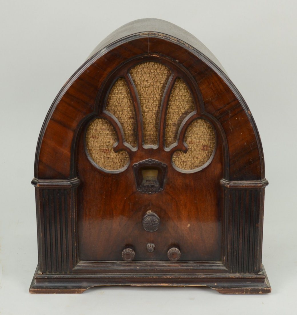 PHILCO MODEL 90 CATHEDRAL RADIO; height: 18 1//2 inches: PHILCO MODEL 90 CATHEDRAL RADIO; height: 18 1//2 inches