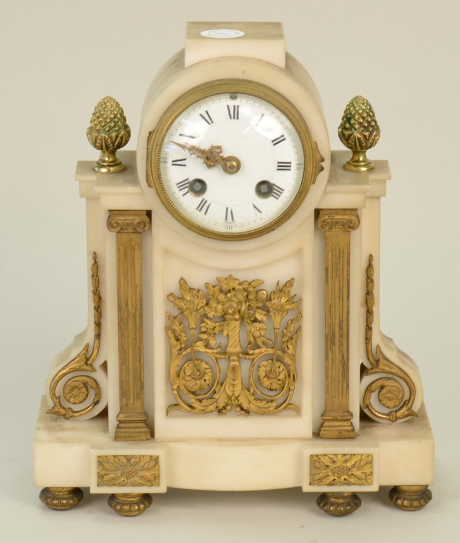 FRENCH MARBLE ORMOLU MOUNTED MANTLE CLOCK; height: 12 i: FRENCH MARBLE ORMOLU MOUNTED MANTLE CLOCK; height: 12 inches