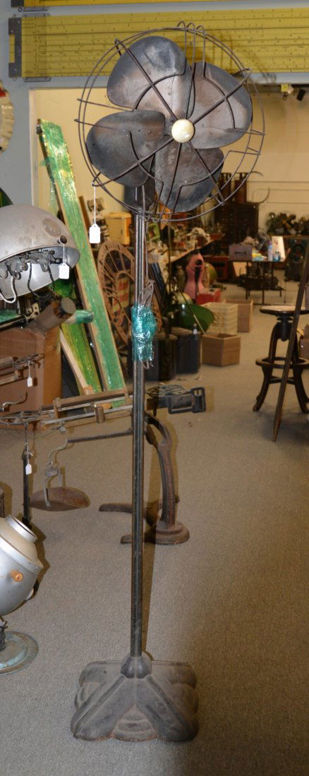 WESTINGHOUSE ART DECO METAL FLOOR FAN, with cast iron b: WESTINGHOUSE ART DECO METAL FLOOR FAN, with cast iron base; with adjustable height and speed; diameter: 17 inches; height: 70 inches