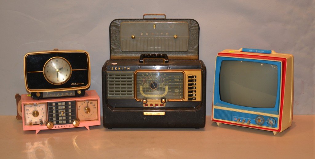 ZENITH TRANS-OCEANIC SHORT WAVE RADIO; together with a : ZENITH TRANS-OCEANIC SHORT WAVE RADIO; together with a ZENITH MODEL #519V RADIO, an RCA VICTOR RADIO and a GENERAL ELECTRIC TELEVISION