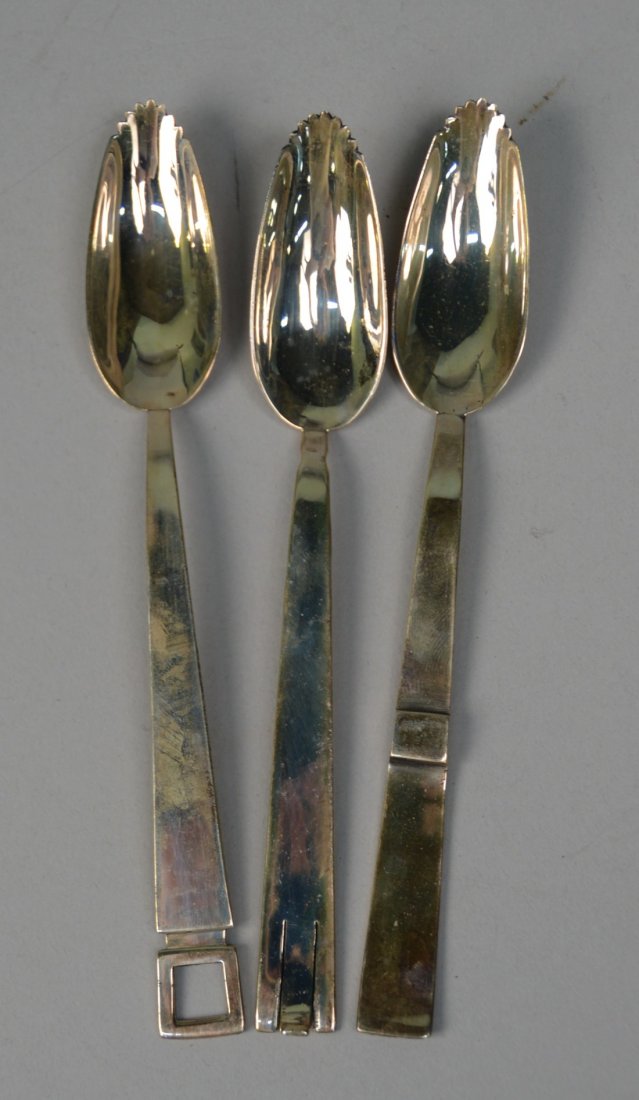 TWENTY ITALIAN SILVER GRAPEFRUIT SPOONS, PERUZZI;: TWENTY ITALIAN SILVER GRAPEFRUIT SPOONS, PERUZZI; comprising three different patterns; total weight: 14.65 ozs. Provenance: Aldo Fioravanti, by descent in family to current owner. Other Notes: The Per