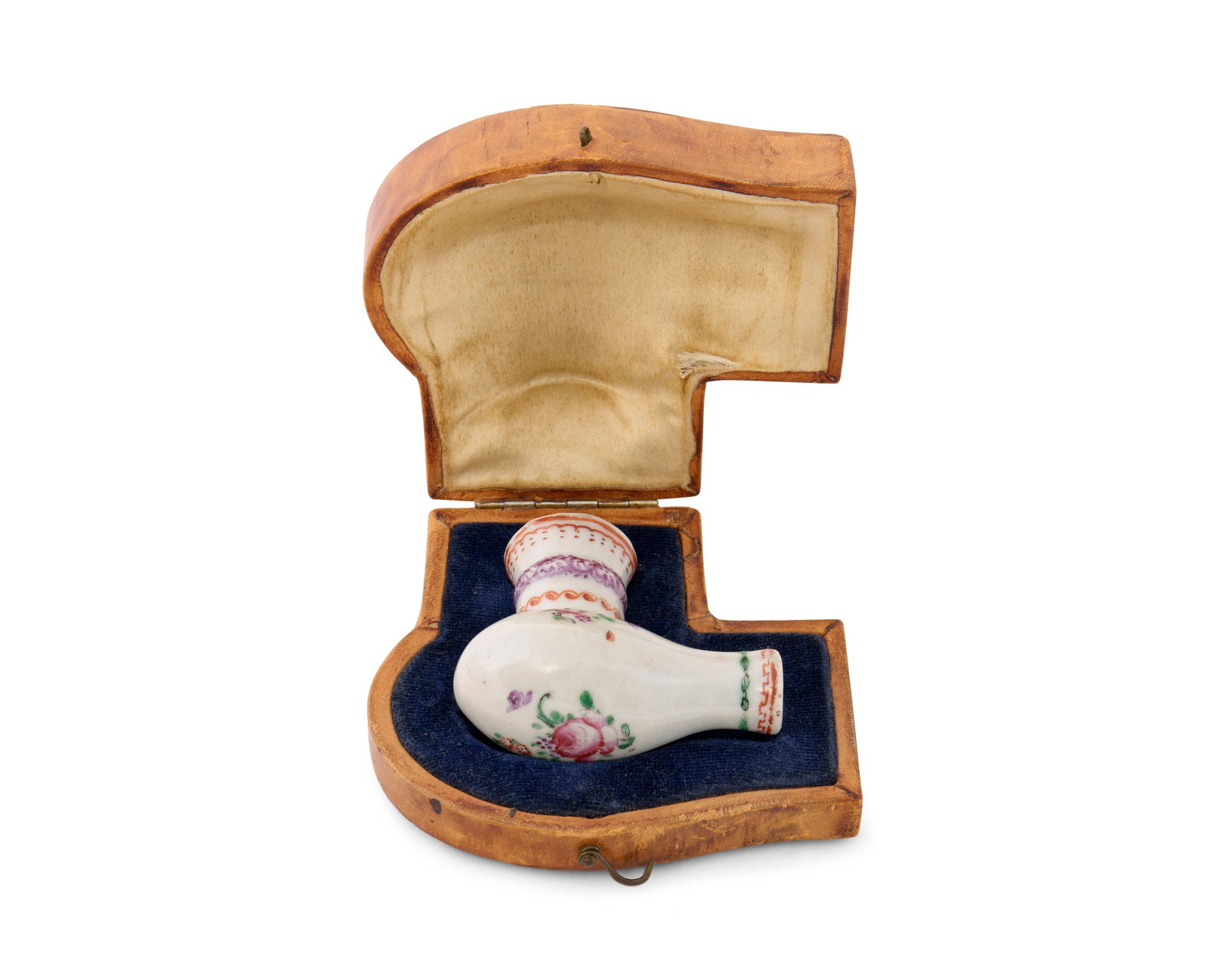 Extremely Rare Unrecorded Chinese Export American Market Famille Rose Tobacco Pipe: Extremely Rare Unrecorded Chinese Export American Market Famille Rose Tobacco Pipe ca. 1770-80; featuring a bespoke leather case; decorated with polychrome geometric bands and featuring famille rose f