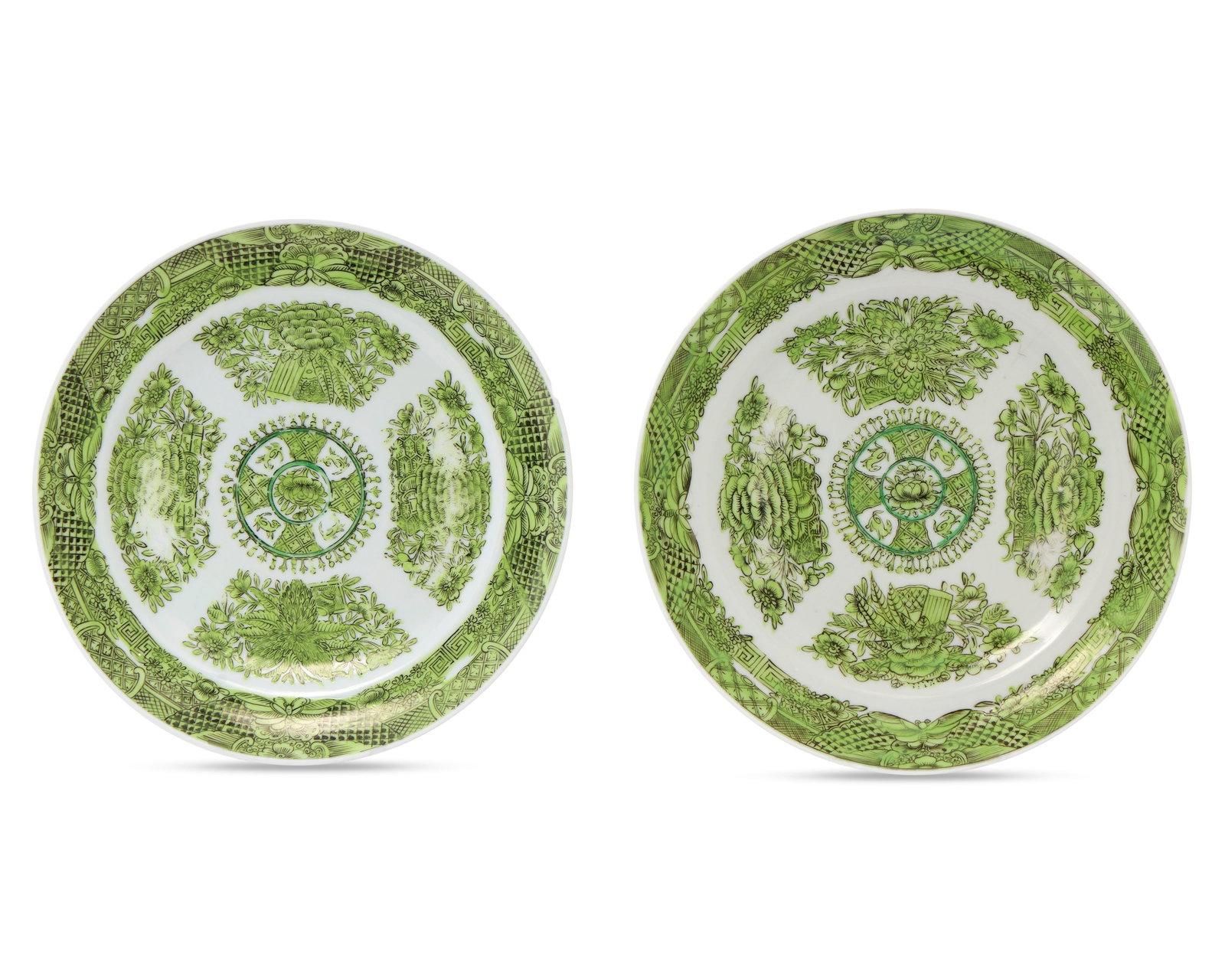 Extremely Rare Pair of Chinese Export American Market Lime-Green Fitzhugh Plates, likely for the: Extremely Rare Pair of Chinese Export American Market Lime-Green Fitzhugh Plates, likely for the South Carolina Market ca. 1825; depicting in green enamel central floral sprays and a floral roundel an