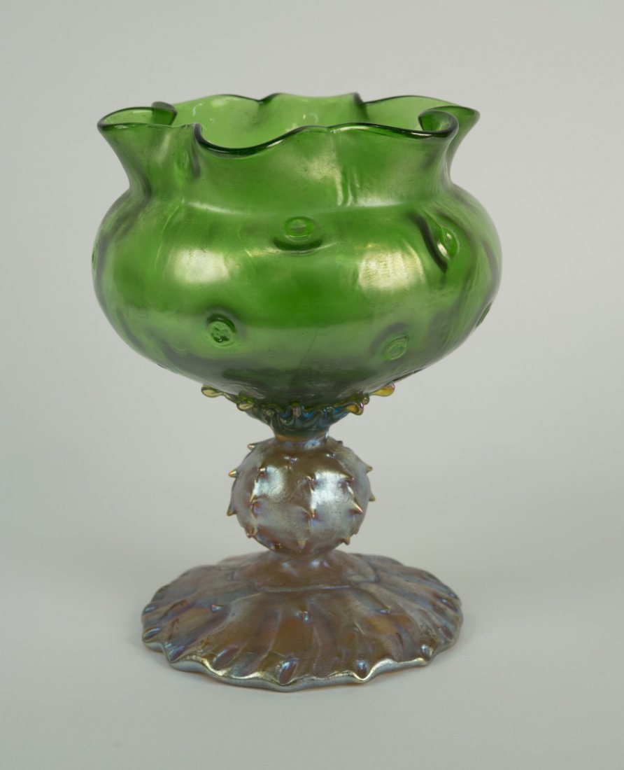 GREEN AND OPALESCENT LOETZ RUSTICANA GLASS CENTERPIECE: GREEN AND OPALESCENT LOETZ RUSTICANA GLASS CENTERPIECE VASE, ca. 1900; height: 9 1/2 in.