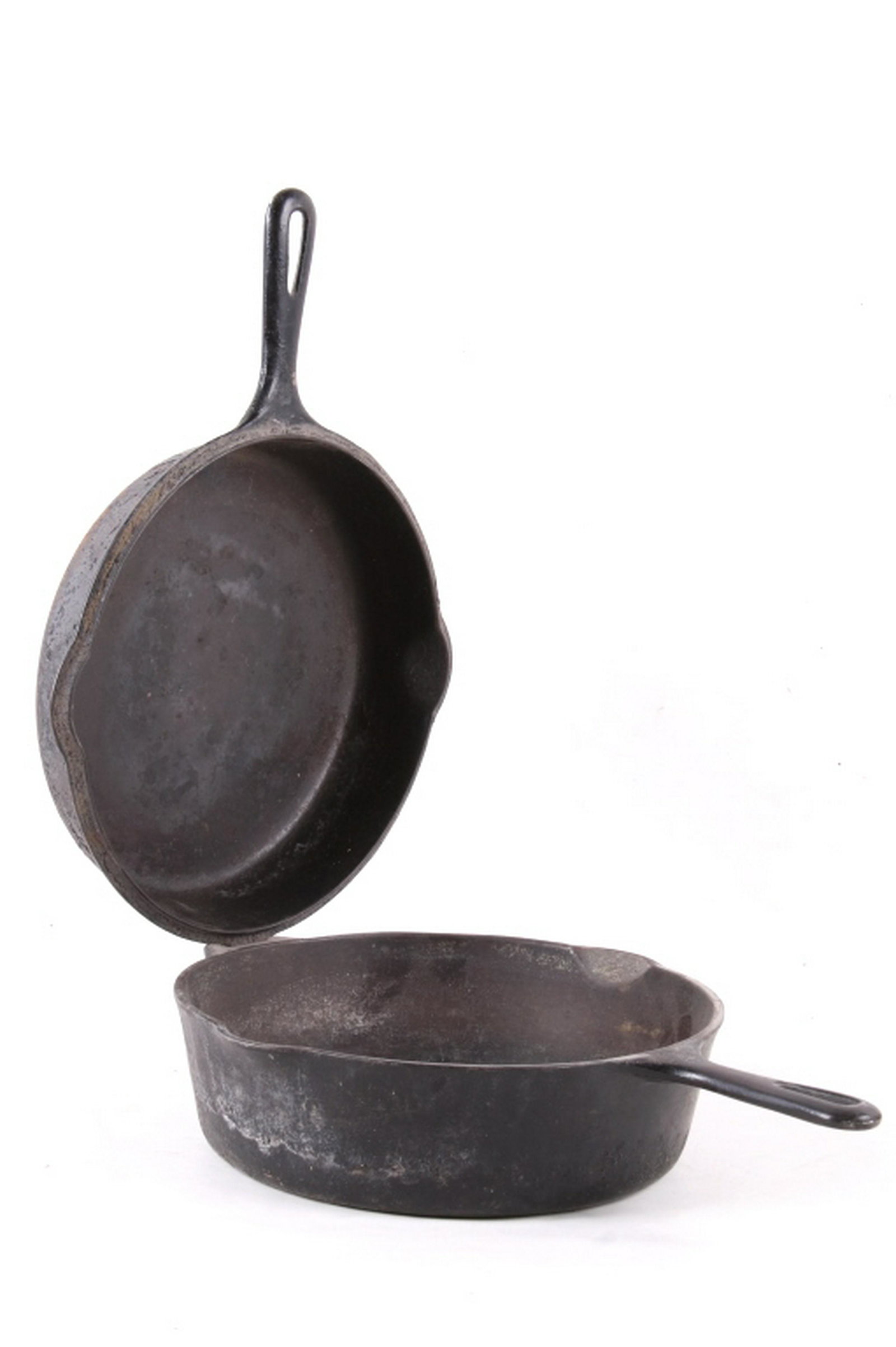 Griswold Cast Iron No 80 Double Skillet: For your bidding pleasure is this Griswold Cast Iron No 80 Double Skillet. Originating from 1930-1940, these skillets are in good condition with no damage to the cast iron and look to be in good worki