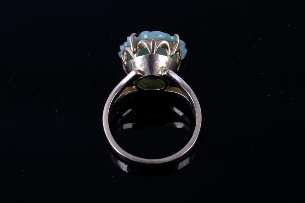 14K Gold & Imperial Jade Art Deco Ring: For your consideration is this tested and verified 14K gold and incredible Imperial Jade ring. Such a lovely ring with with an art deco style to the gold construction of this ring and a wonderful exam