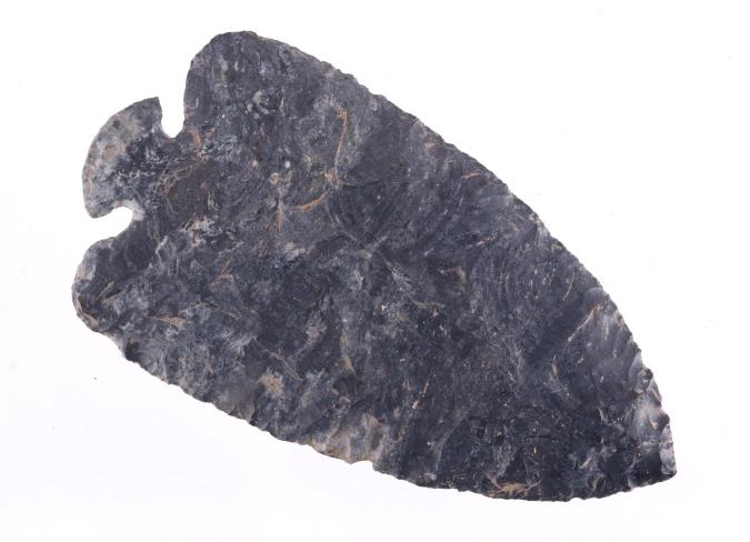 Lost Lake LARGE Point Trimble Co. c. 9500-8500 BP: The lot features a very rare large Lost Lake (AKA: Deep Notch Cluster Thebes) lance / spear point from Trimble County, Kentucky dating to circa 9,500-8,500 B.P. The point shows a dark blue to grey jas