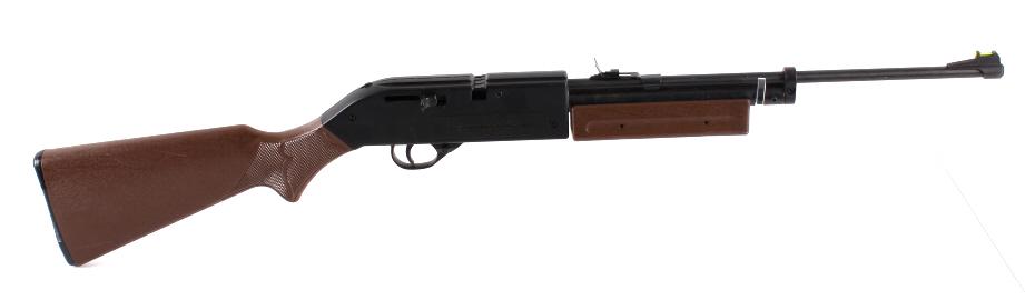 Vintage 760 Pump Master .177 Caliber Air Rifle: In this lot we have a 760 pump master air rifle. This air rifle uses .177 caliber BB's and pellets. This air rifle is produced my pump master. It has a metal barrel and an ammo chamber for bb's in the