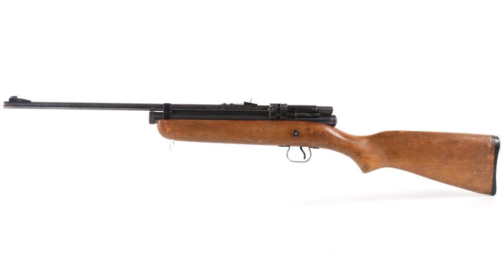 Crosman "400" Repeater .22 Cal Co2 Air Rifle: Included in this lot we have a Crosman 400 Repeater .22 caliber Co2 powered air rifle. The 400 Repeater was manufactured between 1957 to 1962. The piece featured a wooden stock, 20" barrel, pull prime