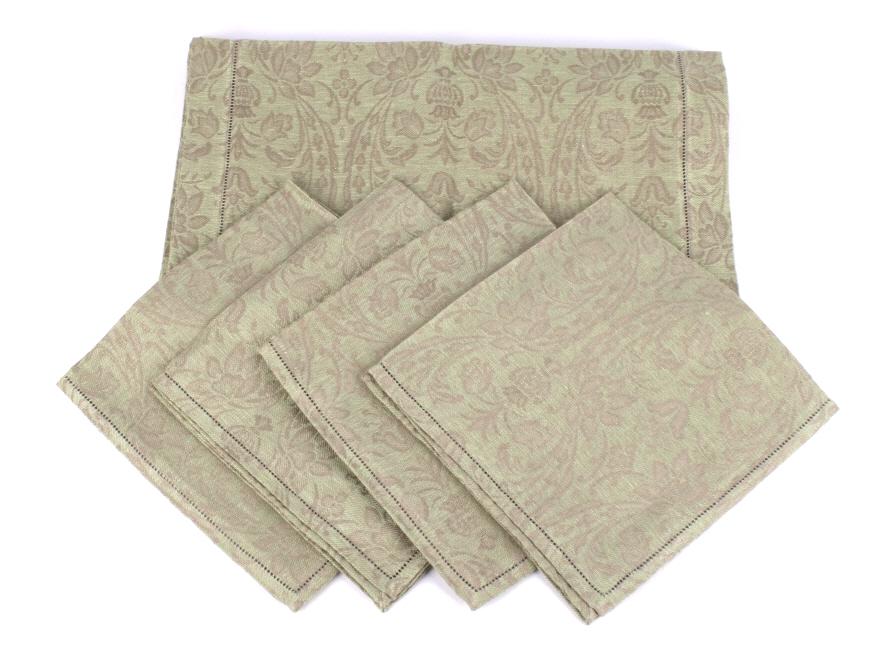 Tessitura Pardi Linen Table Runner & Napkins: For your consideration in this lot are four Tessitura Pardi linen napkins and a table runner. these are "new old stock". These are new never used items of a discontinued color/pattern. These "Verde" (
