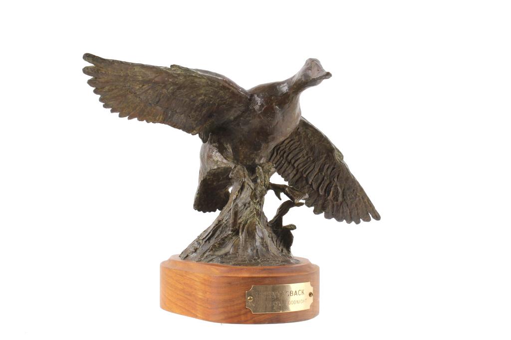 1975 Veryl Goodnight (B. 1947) Canvasback Bronze: For your consideration is this Veryl Goodnight (born 1947)canvasback bronze circa 1975. This is a great bronze showing a canvasback duck taking flight from the water and shown on a thick oak shield wi