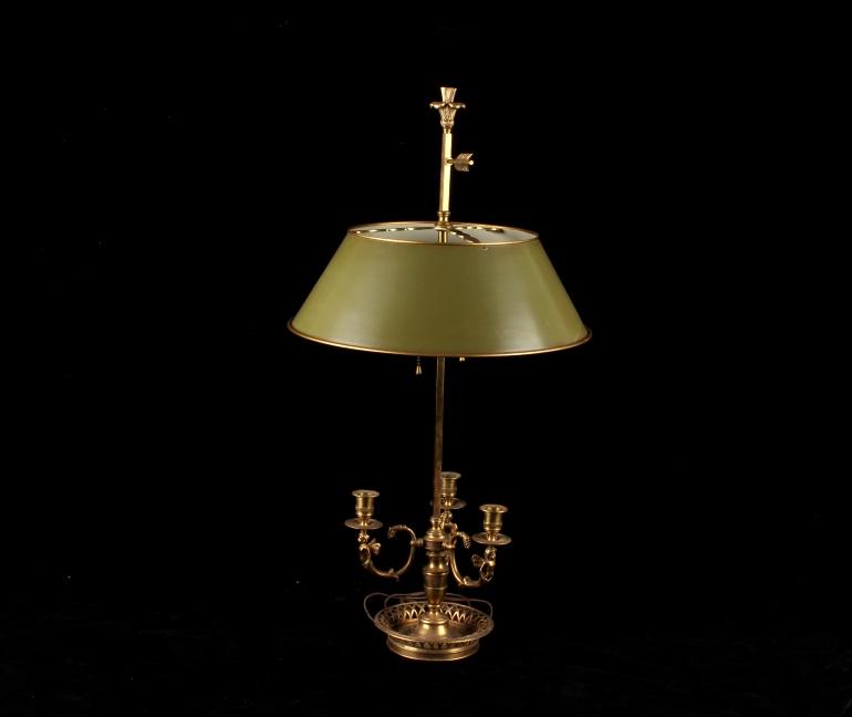 Kessler Brass Bouilotte Lamp W/ Tolle Peinte Shade: For your consideration is this Warren Kessler brass bouilotte lamp with original tolle shade. Warren Kessler built a large lamp factory in New York City in 1939. The Kessler company produced lamps unt