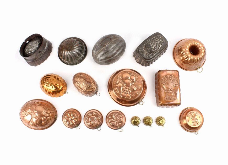 Collection of 17 Copper & Tin Assorted Cake Molds: For your consideration is this collection of 17 copper and tin assorted cake molds. The cake molds are different sizes and shapes with various decorations. Countries of origin include Sweden (4), Engl