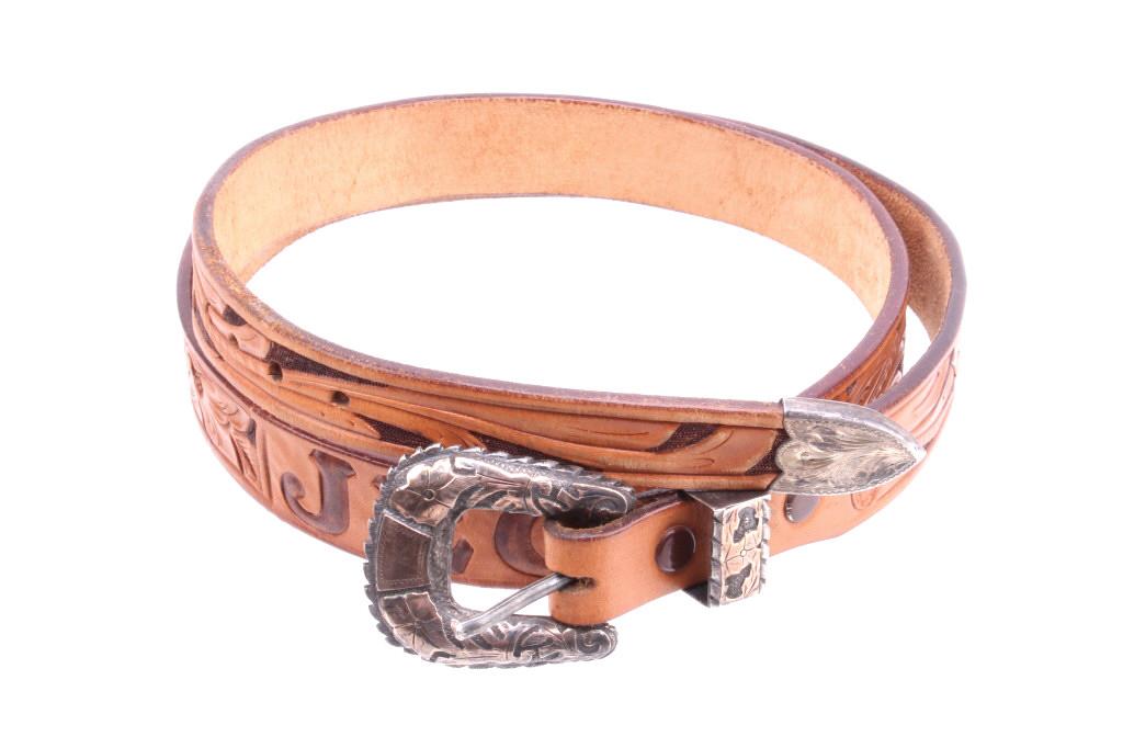 Mexico Sterling Silver & Gold Ranger Buckle: For your consideration is this Mexico sterling silver and gold, ranger on Miles City Saddlery Co., tooled leather belt. The buckle shows a floral stamped design and shows gold on sterling silver with 