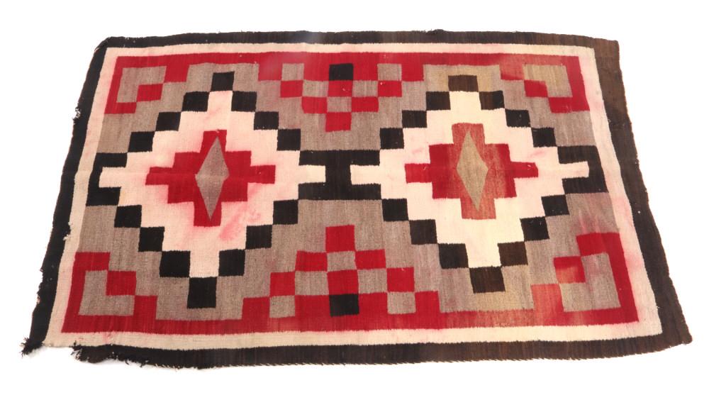 Navajo Klagetoh Wool Trading Post Rug c. 1930's: Featured in this lot is this fine, authentic, original Navajo Native American Indian wool rug in a rare Klagetoh pattern, dating to circa 1930’s. The Klagetoh pattern, like the Ganado pattern, was f