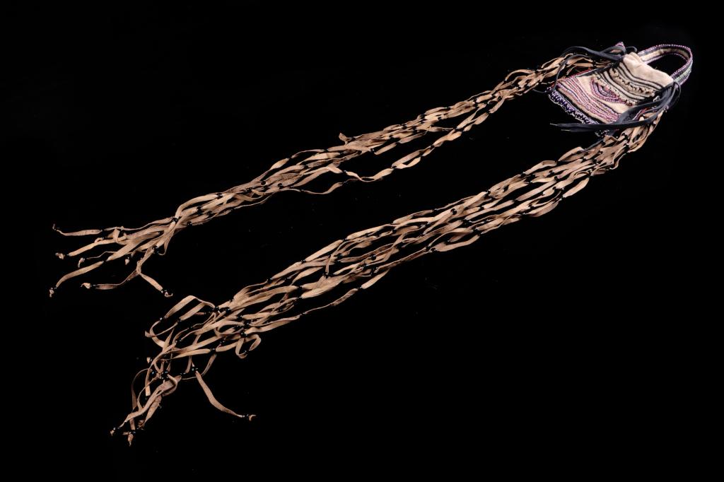 Beaded Indian Tanned Hide Possible's Traveling Bag (1 of 17)