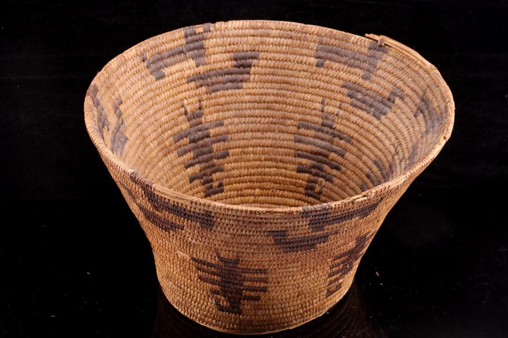 Papago Tohono O'odham Pictorial Bear Grass Basket (1 of 8)