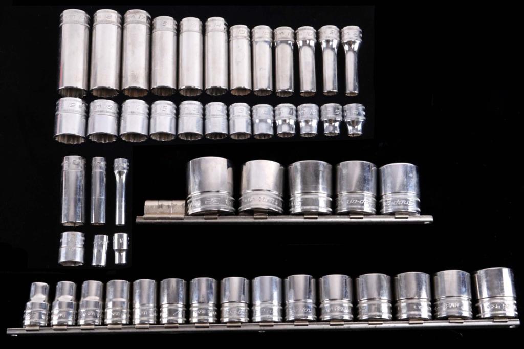 Snap On Tools SAE Standard & Metric Socket Set: Featured in this lot is this Snap On Tools Metric and SAE Standard 3/8 drive Socket collection. There are a total of 50 sockets in this collection. The serial numbers and sizes are as follows: SFM19 1