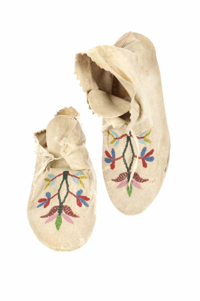 Crow Beaded Hide & Hard Sole Moccasins c. 1890- (1 of 14)