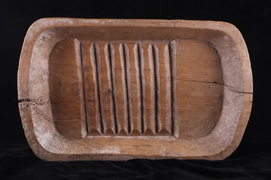 Late 1800's Primitive Tobacco Cutting Board (1 of 9)