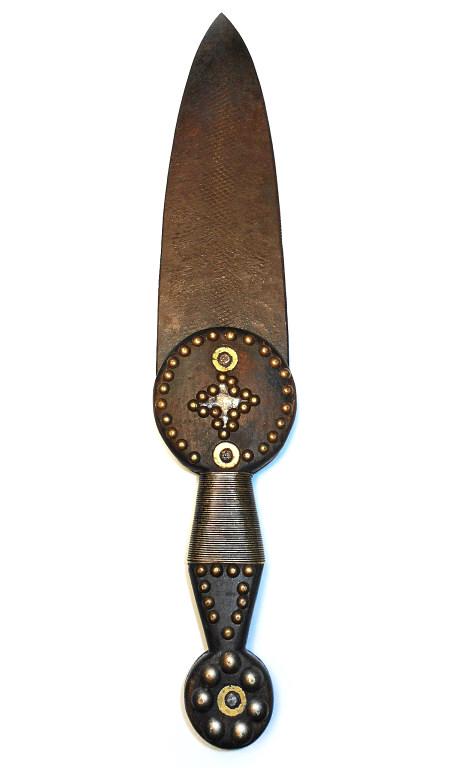 19th Century Blackfoot Tacked Rasp Dag Knife (1 of 9)