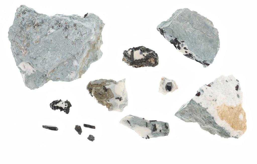 Neptunite Rough & Clean Samples San Benito Co. (1 of 20)