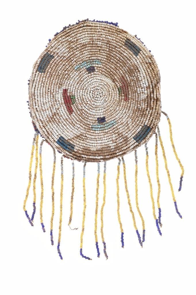 Ca. 1880 Montana Gros Ventre Beaded Medicine Bag (1 of 10)