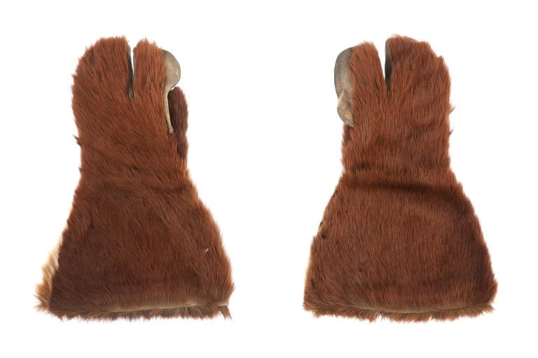 WWI Trench Infantry Hide Gauntlets c. 1910-1920: Featured in this lot is this WWI trench infantry hide gauntlets circa 1910 to 1920's. The gauntlets feature a wonderfully and professionally crafted bear hide construction that shows a split mitten de