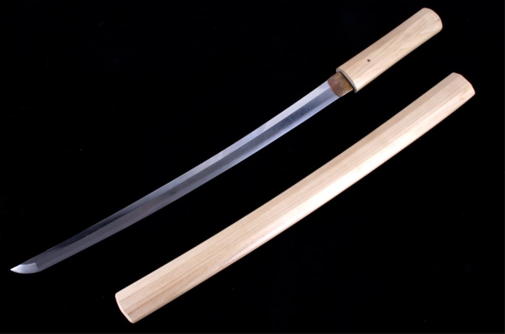 C. 1500 Japanese Samurai Wakizashi - Kunimitsu: This is an original late Koto early Shinto period circa 1500-1600 Japanese ?Samurai? Wakizashi (short sword) signed Kunimitsu with documents and paperwork. This was found to be authentic and correct a