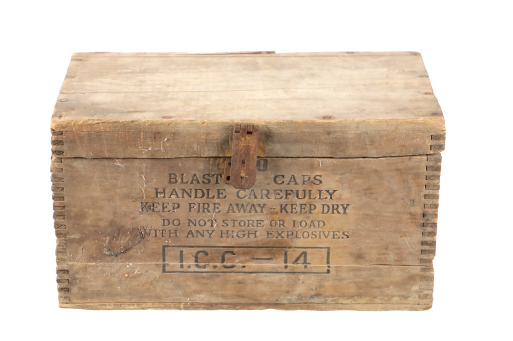 Tombstone DuPont No. 6 1000 Blasting Caps Box: For your consideration is this original, DuPont No. 6 Blasting Caps box from the late 1880-90s from Tombstone. DuPont was created in 1802 by E.I. du Pont as a gunpowder plant on the Brandywine River n