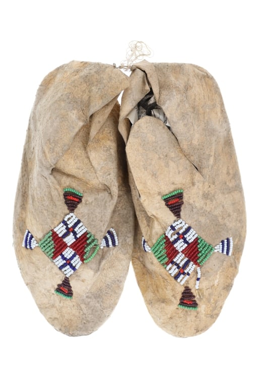 Ca. 1890 Jicarilla Apache Beaded Moccasins (1 of 5)