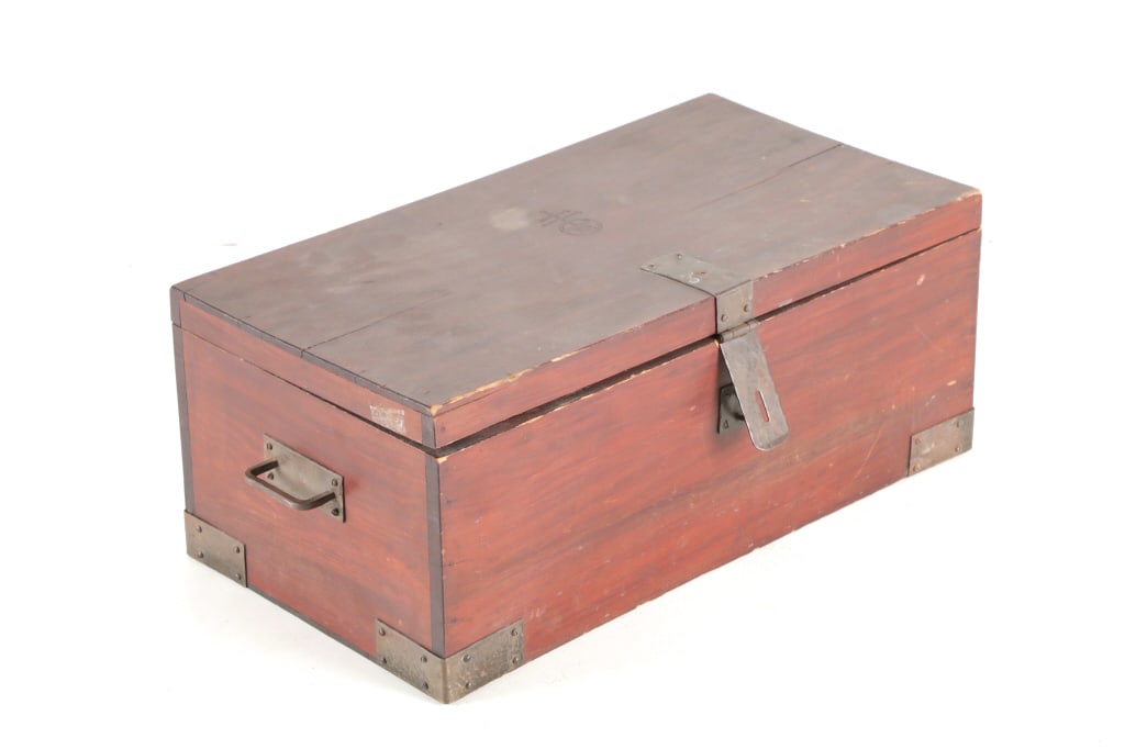 Rare Ca. 1895-1938 Roycroft "Goodie" Box: This is a fabulous and rare circa 1895-1938 Roycroft hammered copper and gumwood ?Goodie? box from a prominent New England Estate collection. The box has the original signature / hallmark / mark on th