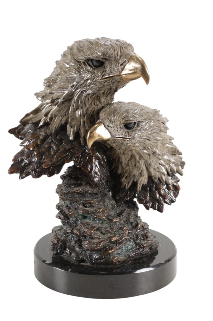 DeLier "American Pride" Eagle Bronze Sculpture: Featured in this lot is this bronze sculpture titled "American Pride" by artist DeLier. The sculpture features a wonderfully and professionally crafted bronze mounted on marble base construction that
