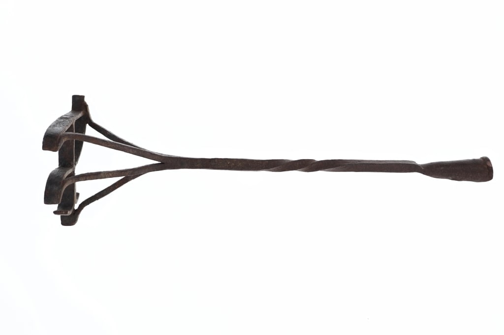 Twisted Wrought Iron Montana Cattle Branding Iron (1 of 5)