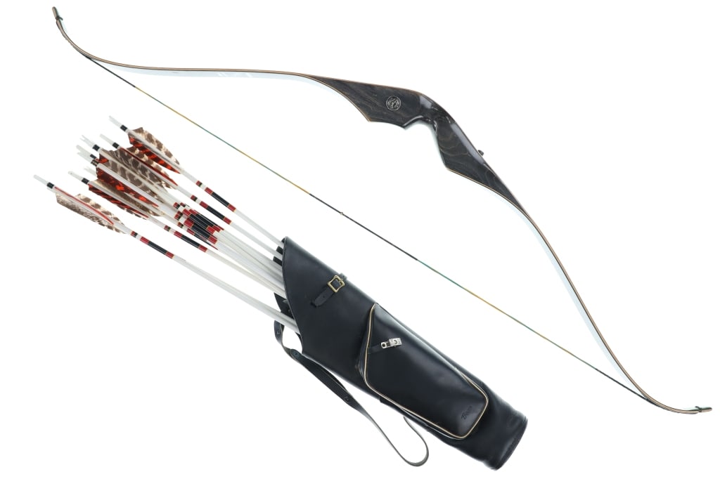 Vintage Ben Pearson Rogue Bow & Hill Arrows (1 of 9)