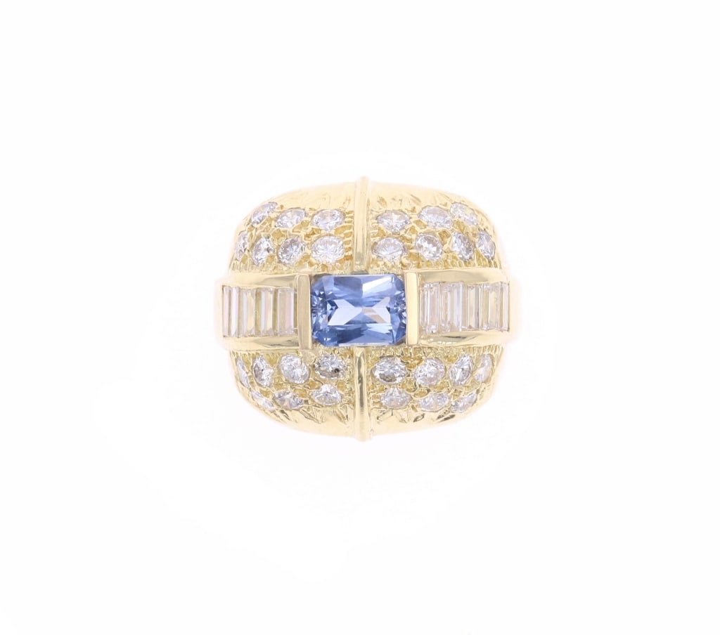 RARE Natural Blue Sapphire & VS2 Diamond 18K Ring: This is a stunning and rare unheated natural Blue Sapphire and VS2 diamond 18K yellow gold ring with GGW paperwork and appraisal. The ring features a polished, stamped, and tested 18k yellow gold cons