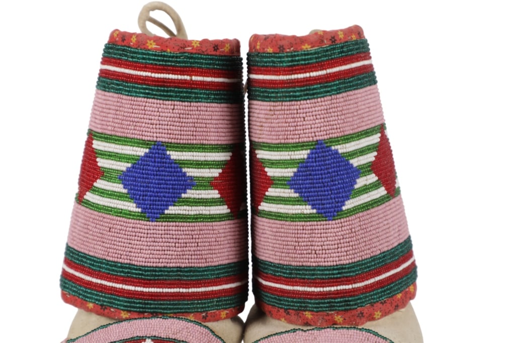 C.1930 Crow Hightop Fully Beaded Moccasins - 12