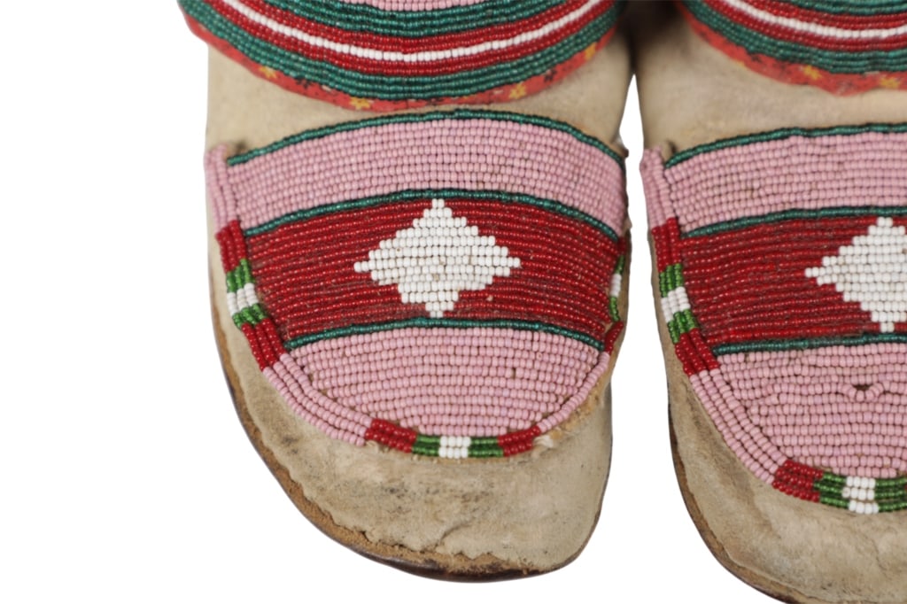 C.1930 Crow Hightop Fully Beaded Moccasins - 14