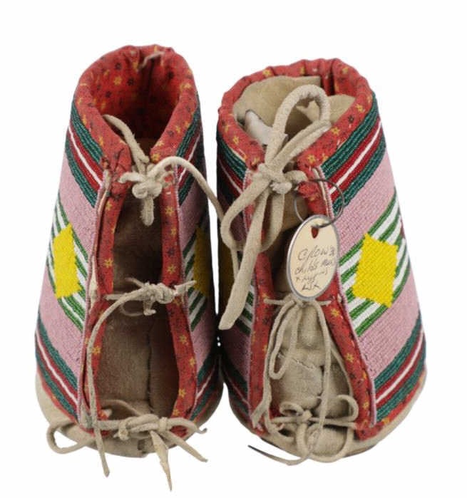 C.1930 Crow Hightop Fully Beaded Moccasins - 16