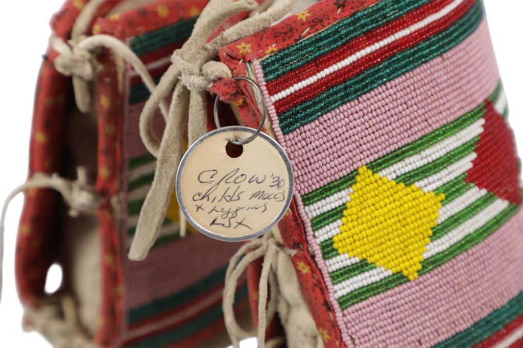 C.1930 Crow Hightop Fully Beaded Moccasins - 3