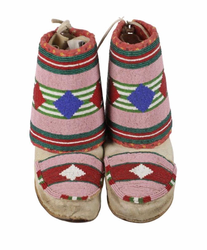 C.1930 Crow Hightop Fully Beaded Moccasins - 5